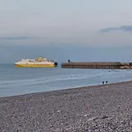 Bleu D'arques Lumineux Et Calme דירה