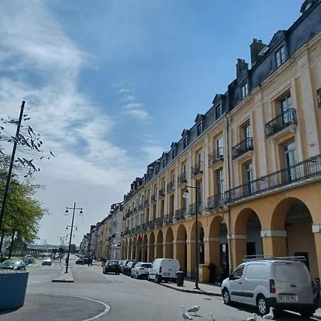 Bleu D'arques Lumineux Et Calme דירה