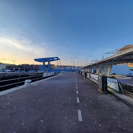 Bleu D'arques Lumineux Et Calme * Dieppe